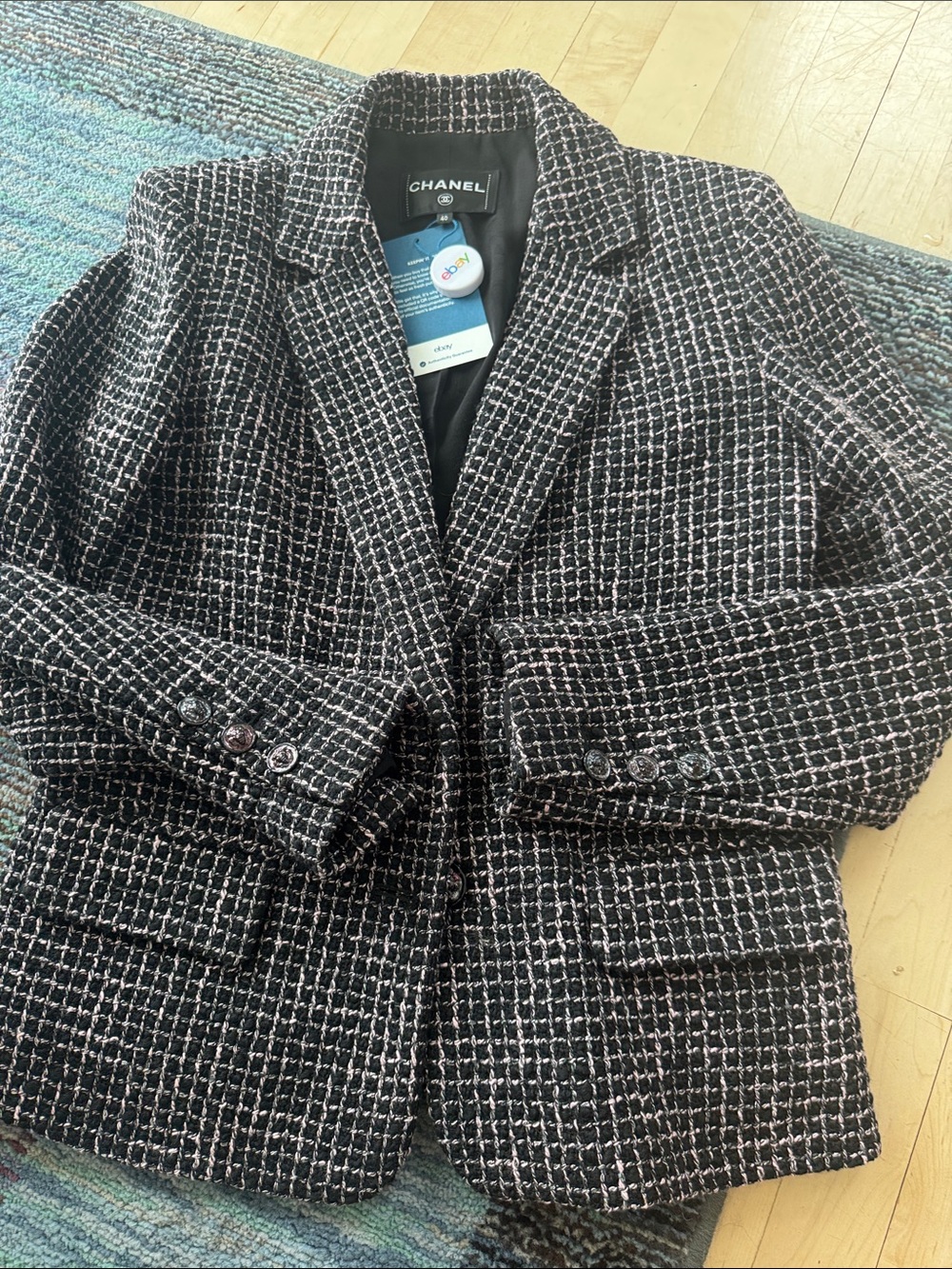 CHANEL 2022 Fall/Winter Black Pink Silver Tweed Jacket Blazer Size 40 / US 8